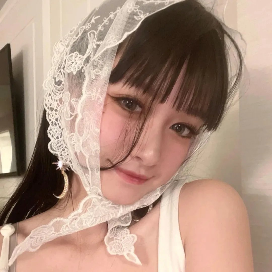 黑衣女孩